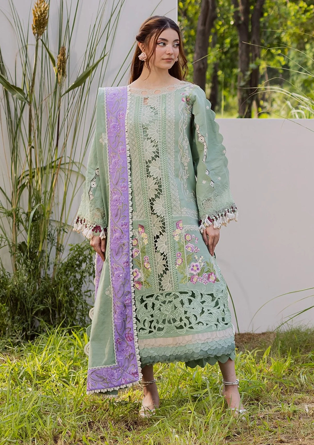 113_8fc5c79f-8cd5-4a3b-8c2c-0880c3aec218 EID Collection parishay Embroidered lawn Three Piece D-2009 (lawn) - Image 1